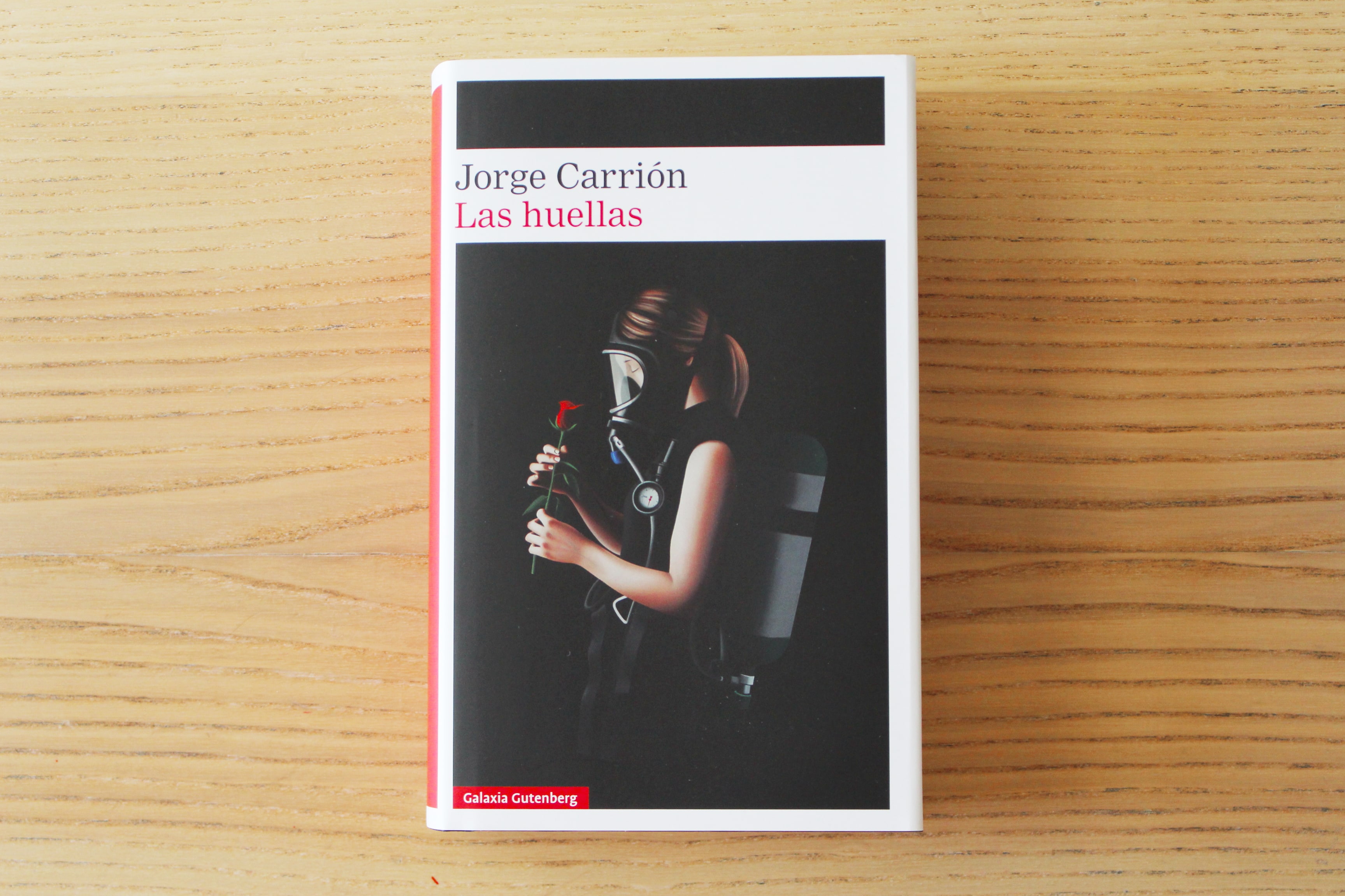 las-huellas-portada-jorge-carrión
